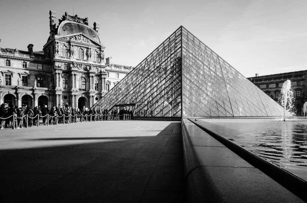 louvre, pyramid, glass pyramid-817719.jpg